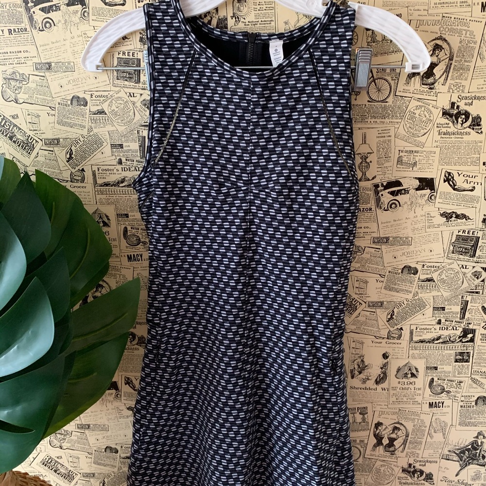 Lululemon go till dawn til dress deep dive checker - Picture 2 of 15